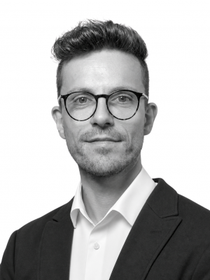 Portrait of Dr. Florian Schuster-Johnson